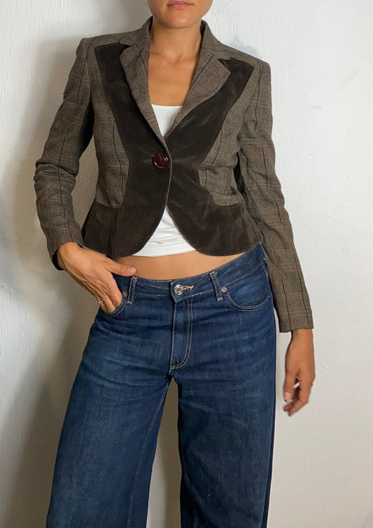 Taillierter Blazer mit Samt-Details
