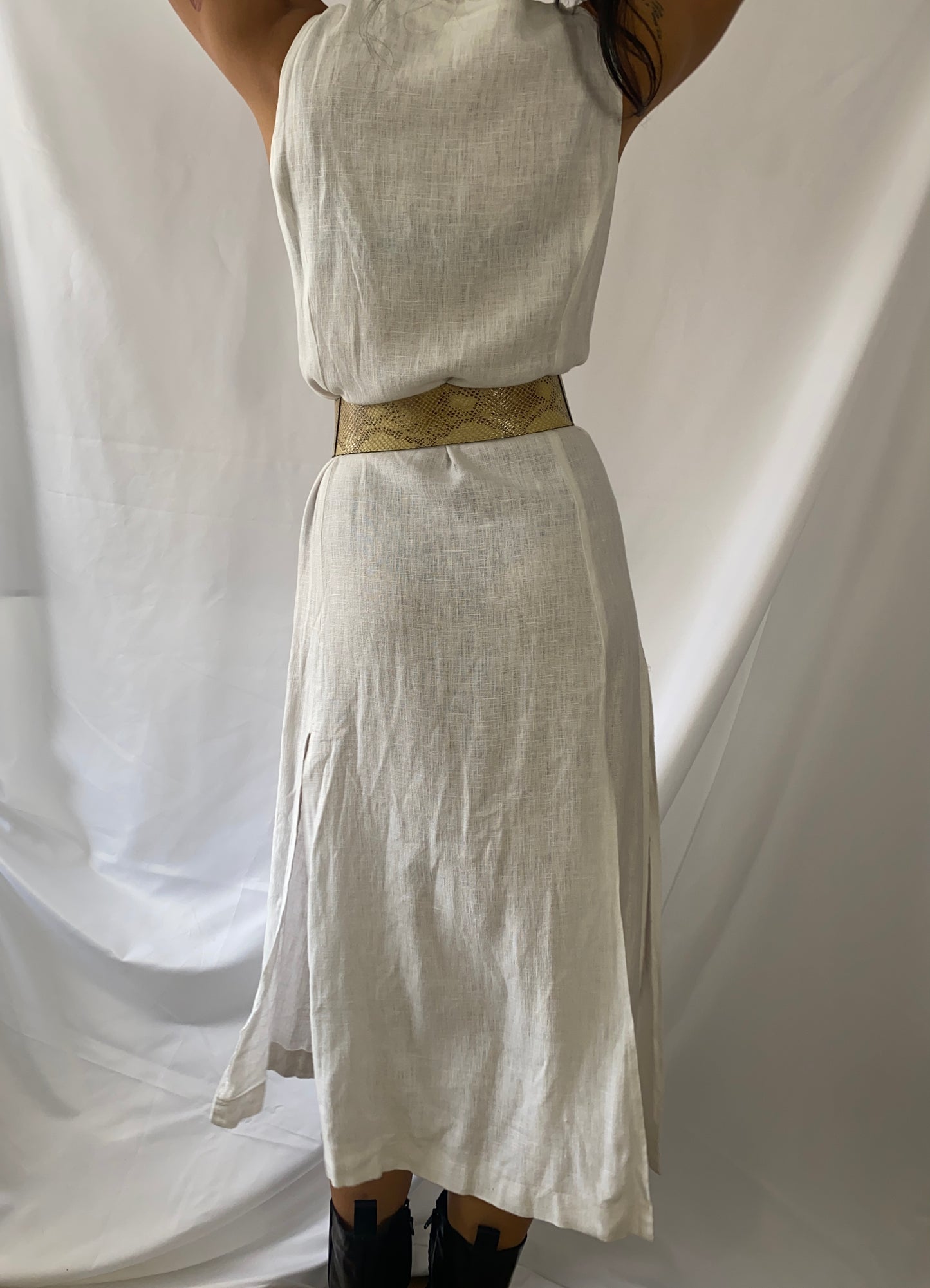 Leinen Kleid mit Schlitzen