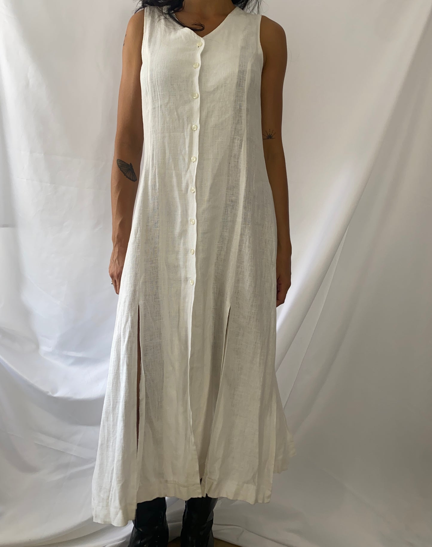 Leinen Kleid mit Schlitzen