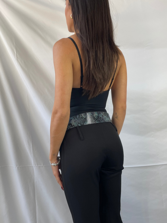 Ledergürtel Schlangenoptik blau