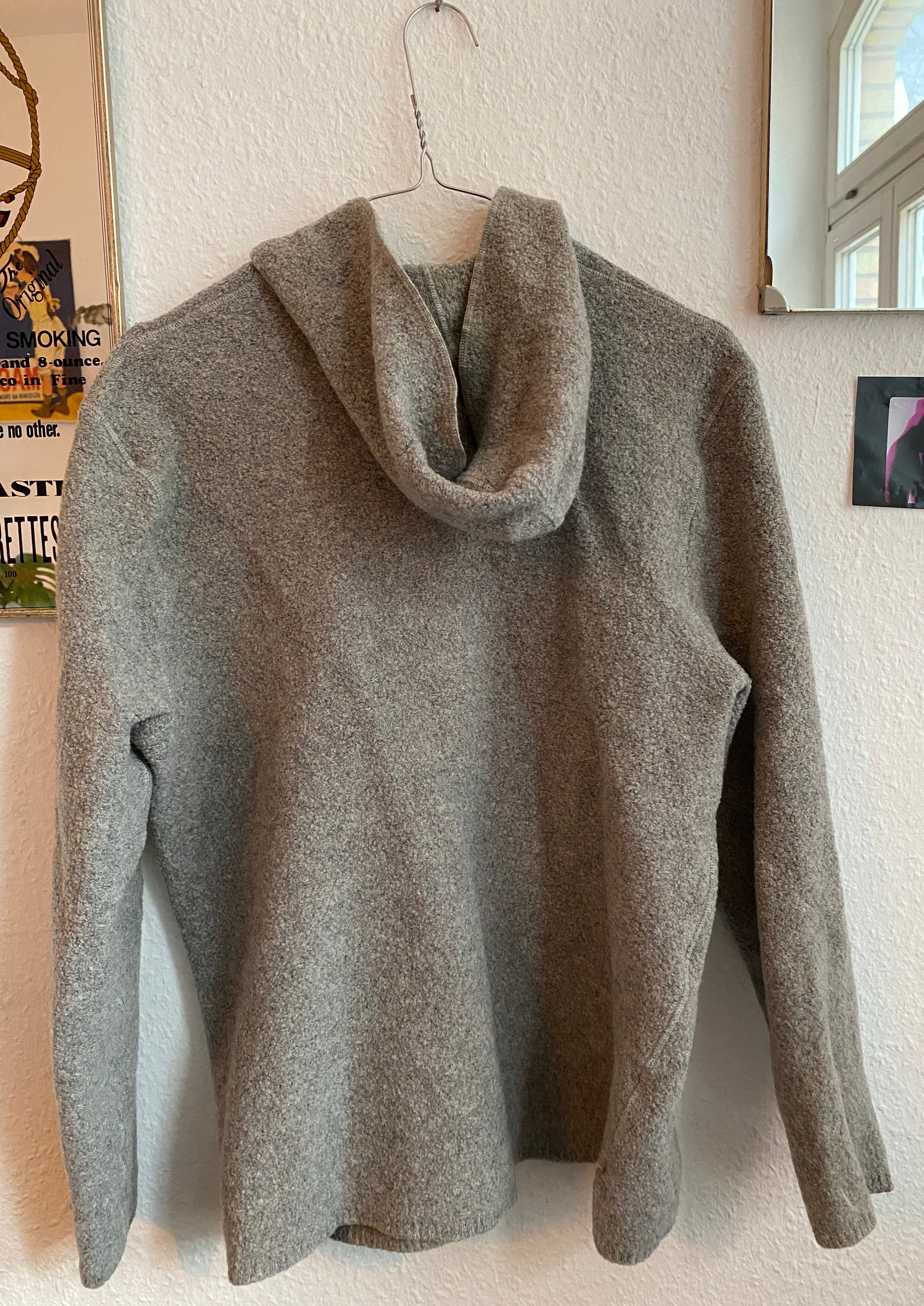 wolljacke mit kapuzte grau second-hand