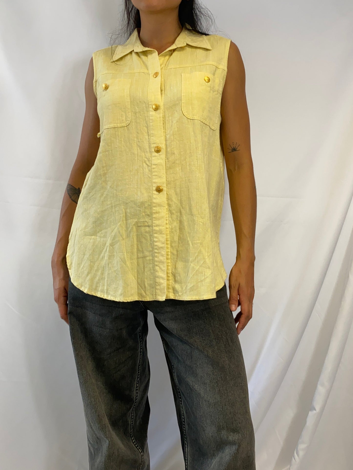 Sleeveless Bluse