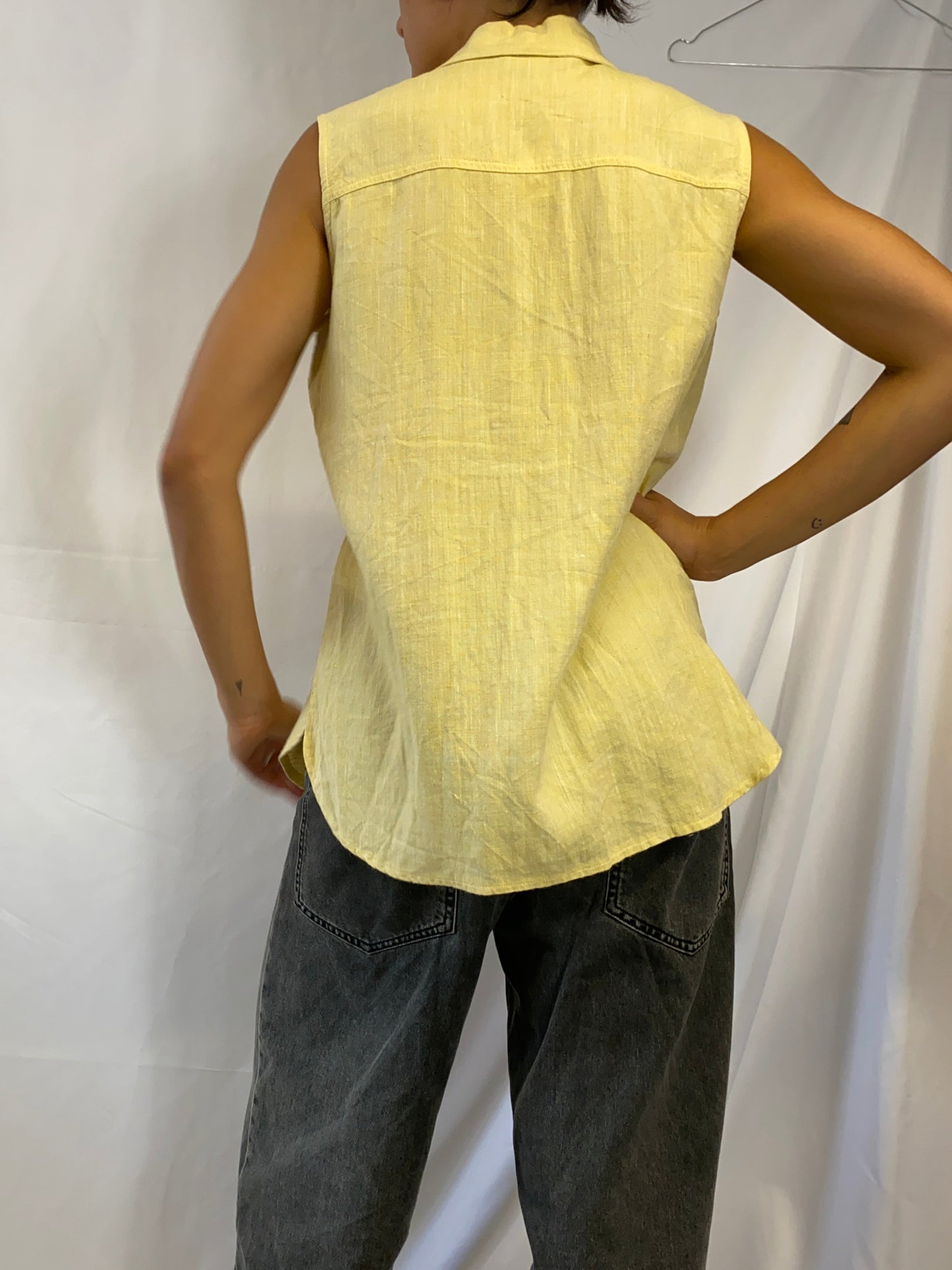 Sleeveless Bluse