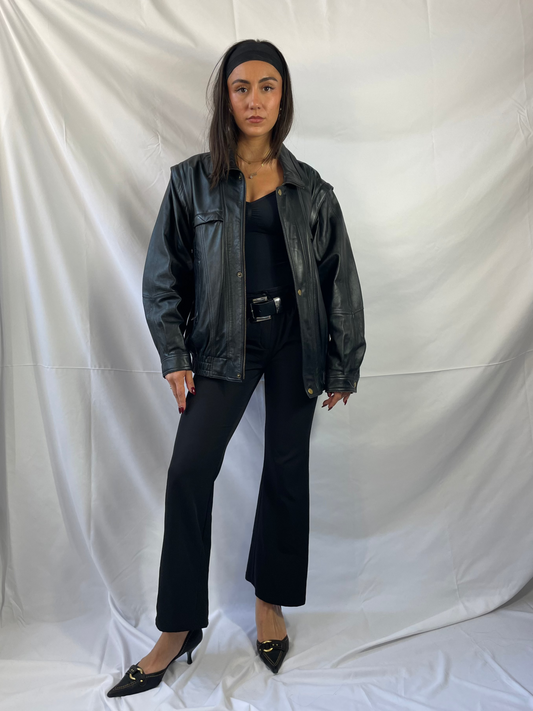 Schwarze Lederjacke
