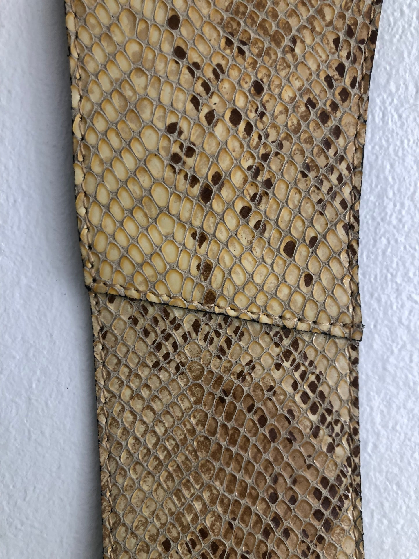 Ledergürtel Schlangenoptik
